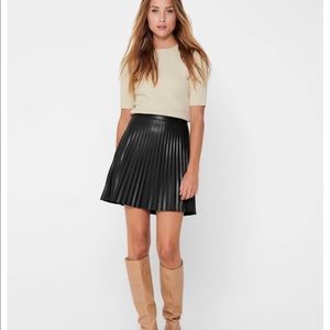Faux leather pleated skirt